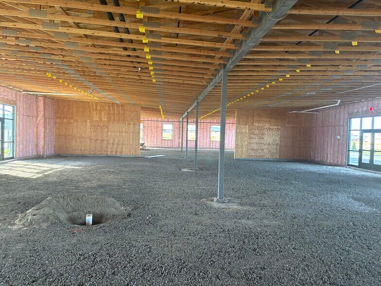 7034 W Clearwater Ave, Kennewick, WA à louer - Photo de l’immeuble – Image 3 sur 11