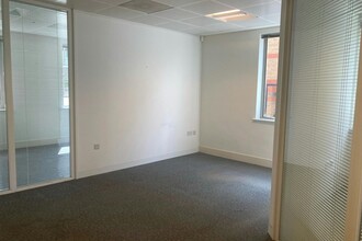 London Court, London Road, Bracknell à louer Photo intérieure– Image 2 sur 6