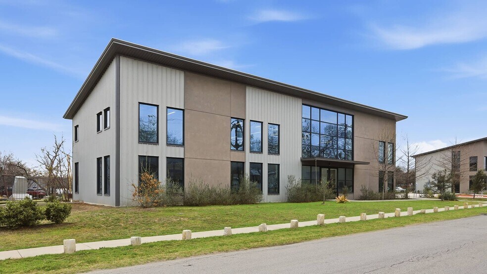 411 Radam Ln, Austin, TX à louer - Photo de l’immeuble – Image 2 sur 9