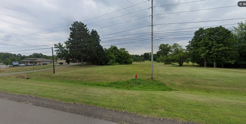 686 Medina Rd, Medina, OH à vendre - Photo de l’immeuble – Image 2 sur 3