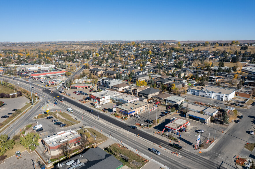 4716 16 Av NW, Calgary, AB à louer - Aérien – Image 3 sur 5