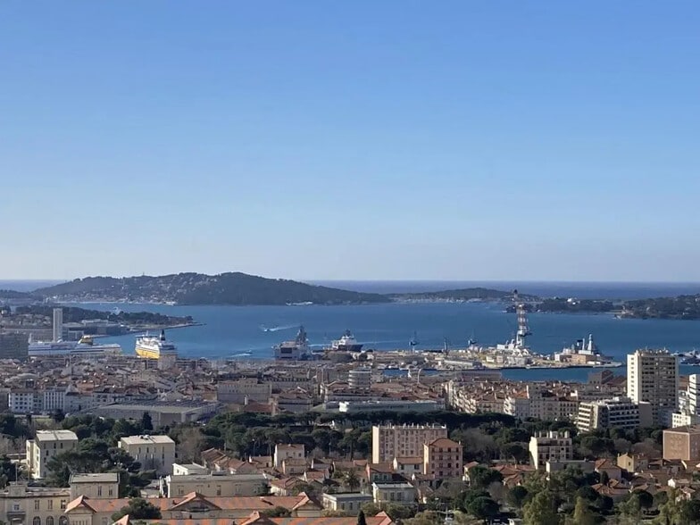 Bureau dans Toulon à vendre - Photo de l’immeuble – Image 2 sur 4
