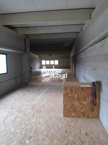 Local d’activités dans Montauroux à louer - Photo intérieure – Image 3 sur 4