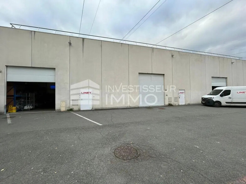 Local d’activités dans Vitry-sur-Seine à louer - Photo de l’immeuble – Image 2 sur 11