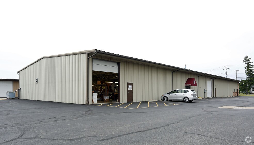1560 Holloway Rd, Holland, OH à louer - Photo de l’immeuble – Image 3 sur 4