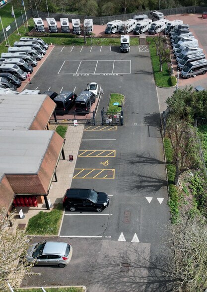 5 Higham Rd, Wellingborough à louer - Photo de l’immeuble – Image 3 sur 7