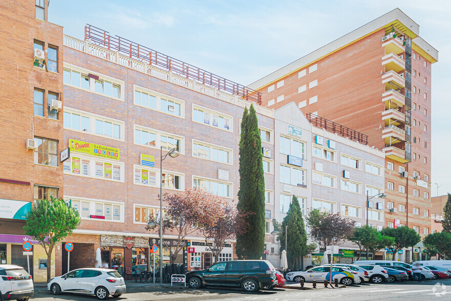 Avenida Rey Juan Carlos i, Leganés, Madrid à vendre - Photo de l’immeuble – Image 2 sur 3