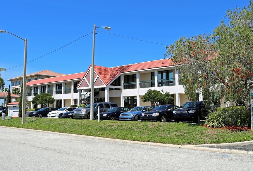 5509 W Gray St, Tampa, FL à vendre - Photo de l’immeuble – Image 3 sur 13