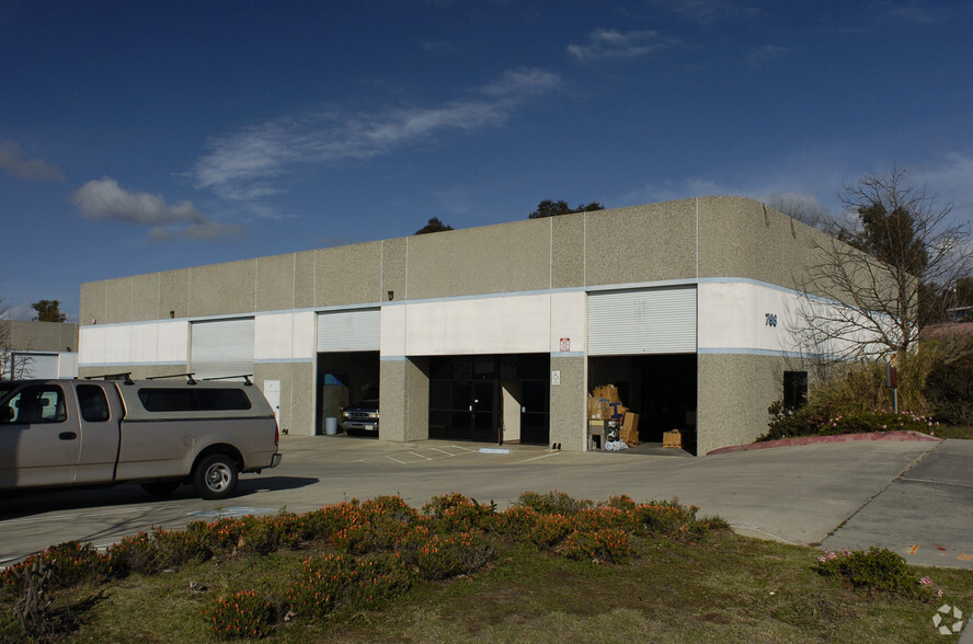 793 North Ave, Vista, CA à louer - Photo de l’immeuble – Image 2 sur 6