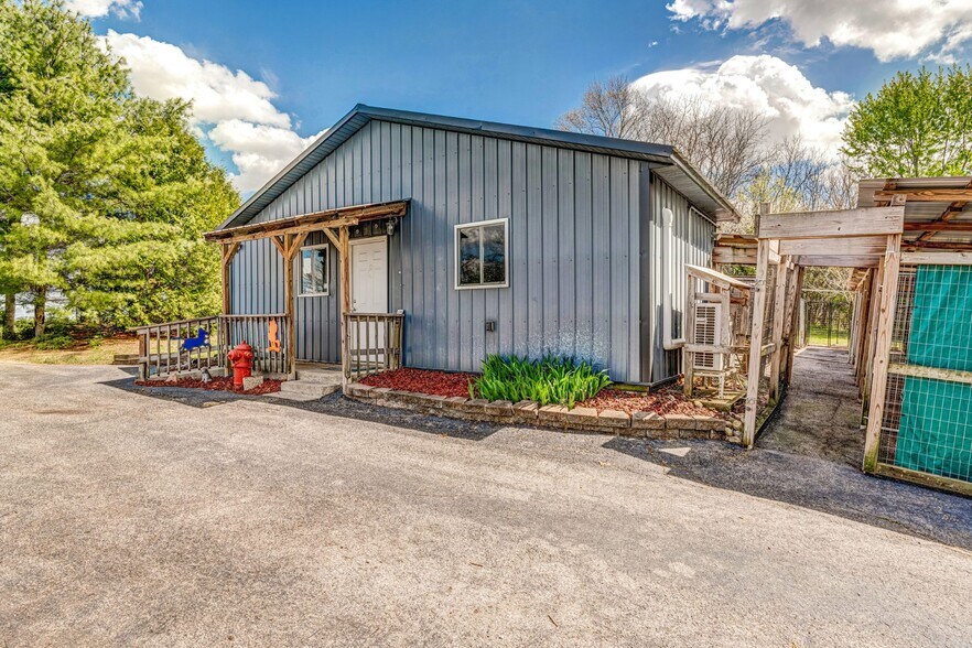 1344 E 500 N, Albion, IN à vendre - Photo de l’immeuble – Image 3 sur 24