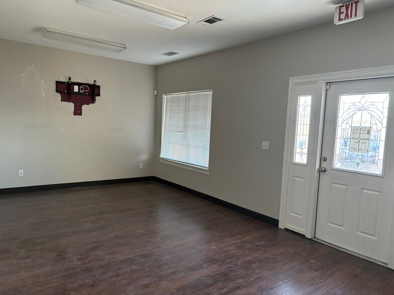 649 Alsbury Blvd, Burleson, TX à louer - Photo de l’immeuble – Image 2 sur 7