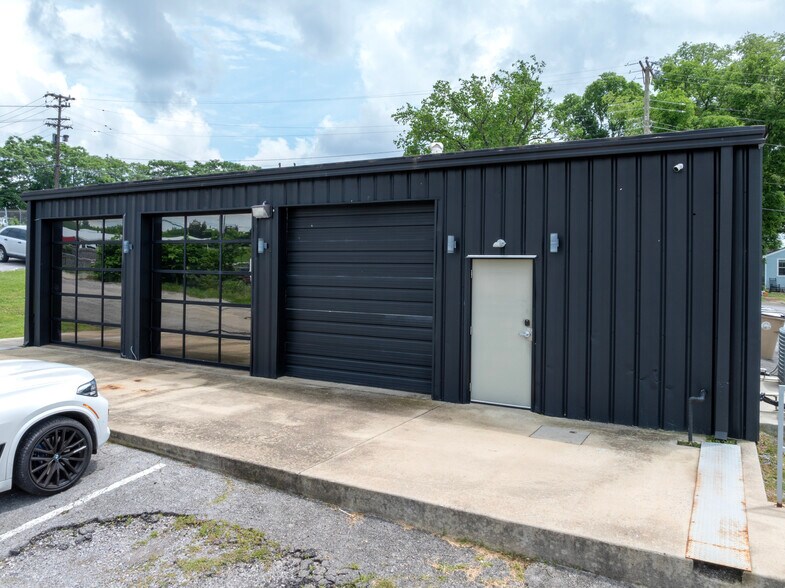 830 W McKennie Ave, Nashville, TN à louer - Photo de l’immeuble – Image 2 sur 10