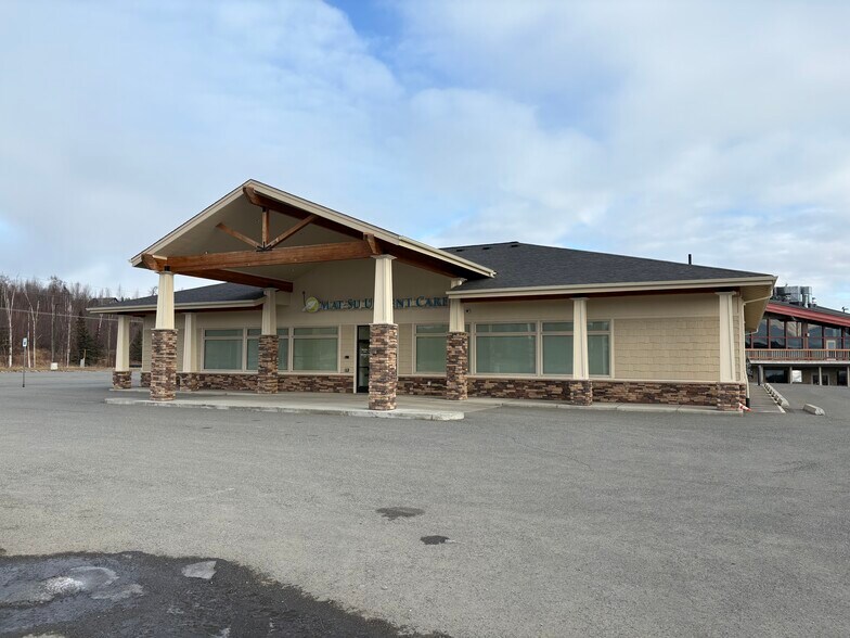 5851 S Knik Goose Bay Rd, Wasilla, AK à louer - Photo principale – Image 1 sur 21