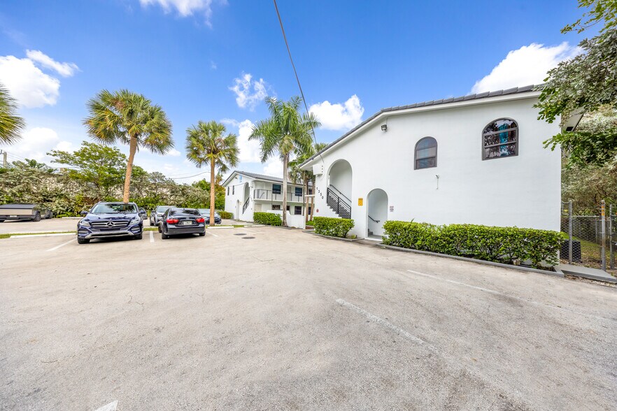 1350-1400 NE 5th Ter, Fort Lauderdale, FL à vendre - Photo de l’immeuble – Image 3 sur 26