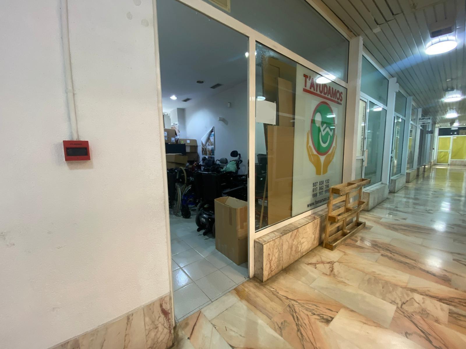 Local commercial dans Cáceres, Cáceres à vendre Photo de l’immeuble– Image 1 sur 3