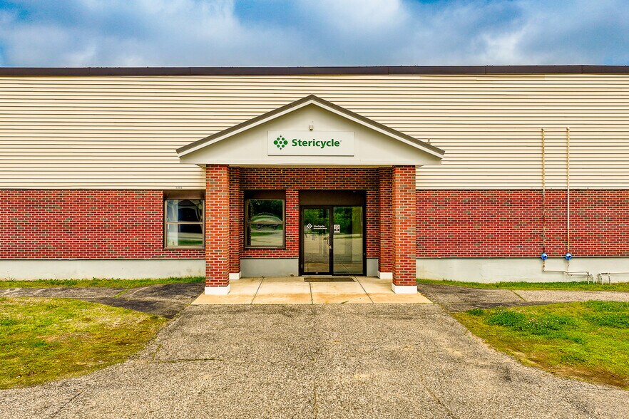 1705 Route 202 Hwy, Winthrop, ME à louer - Photo de l’immeuble – Image 2 sur 12