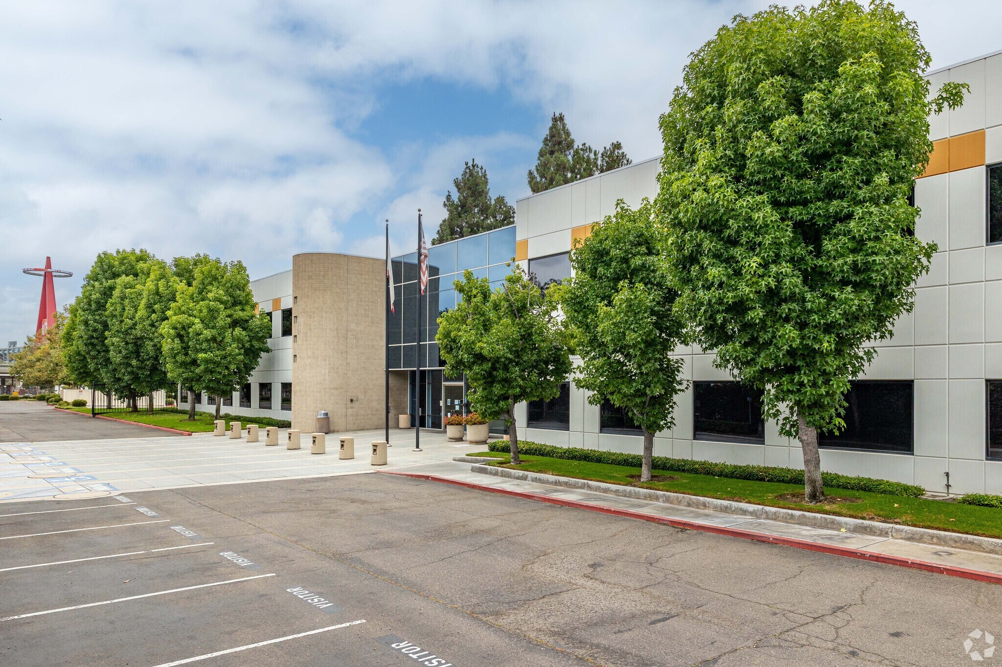 744 N Eckhoff St, Orange, CA à louer Photo principale– Image 1 sur 30