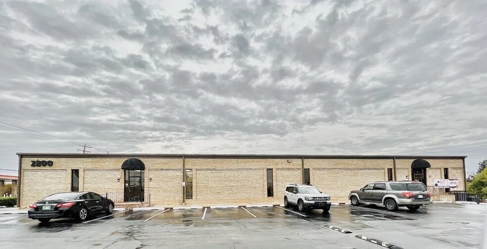 2800 NW 36th St, Oklahoma City, OK à louer - Photo de l’immeuble – Image 2 sur 21
