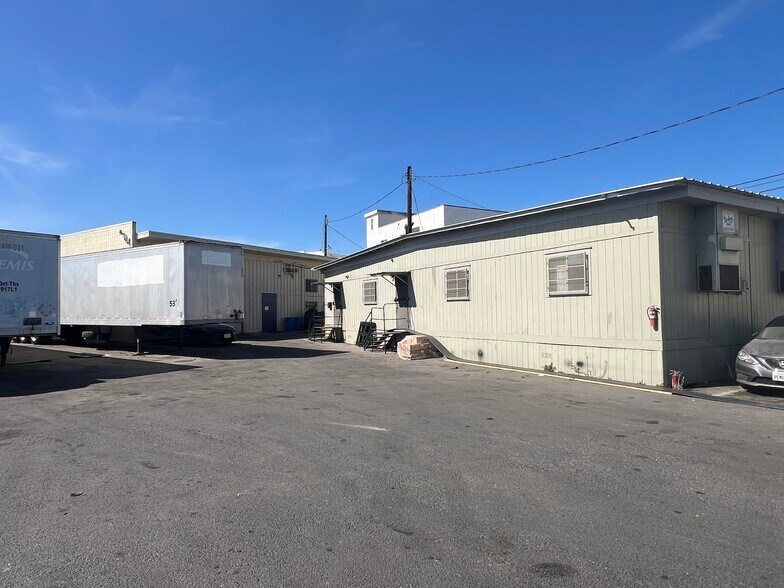 6725 S Victoria Ave, Los Angeles, CA à louer - Photo de l’immeuble – Image 3 sur 10