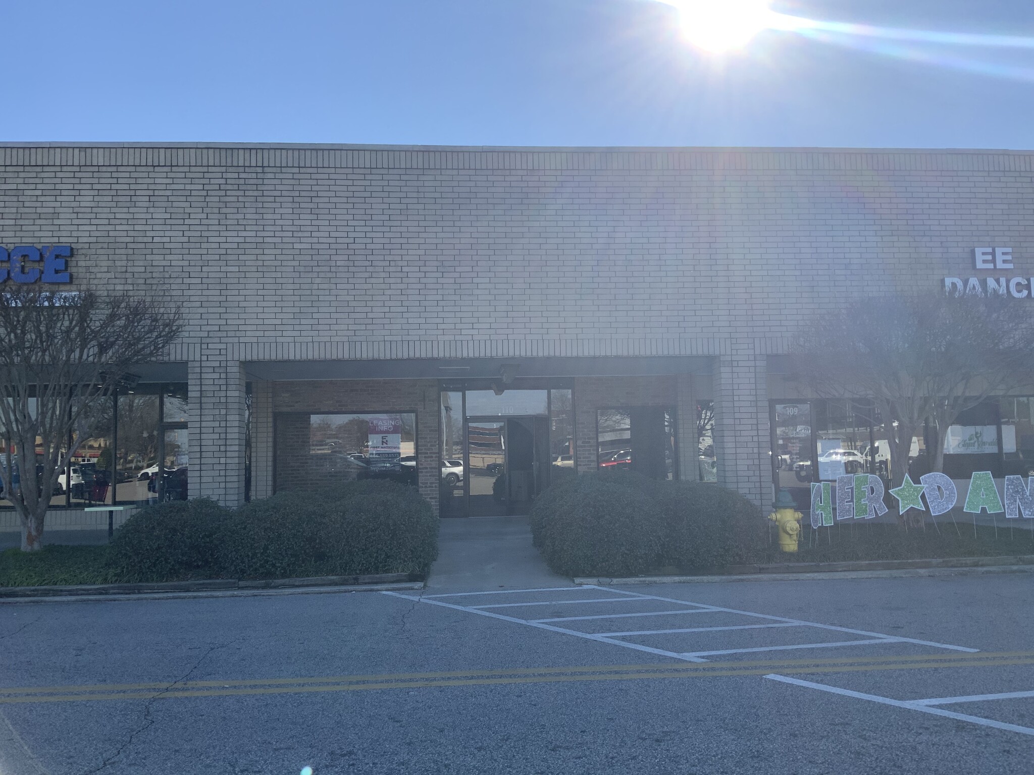 102-400 Westwood Shopping Ctr, Fayetteville, NC à louer Photo de l’immeuble– Image 1 sur 1