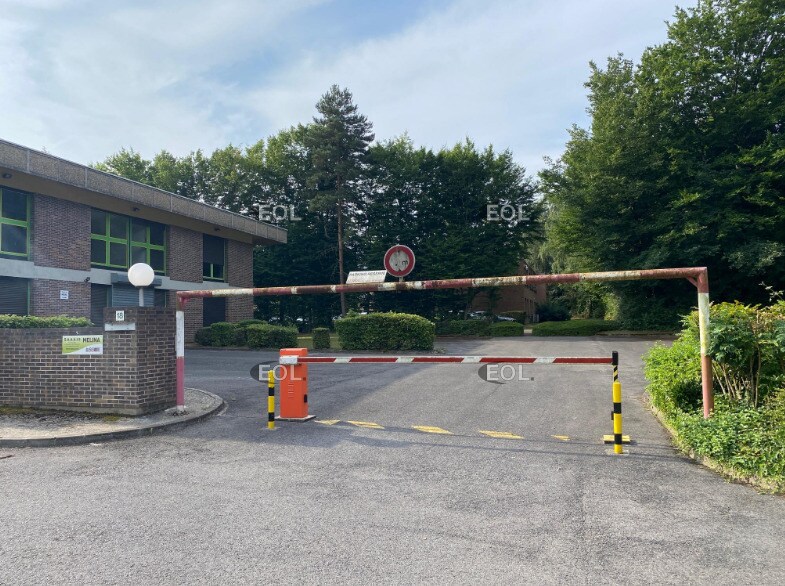 Bureau dans Lognes à louer - Photo de l’immeuble – Image 2 sur 6