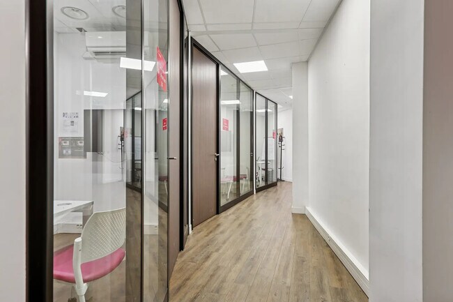 Plus de détails pour Bureau à louer