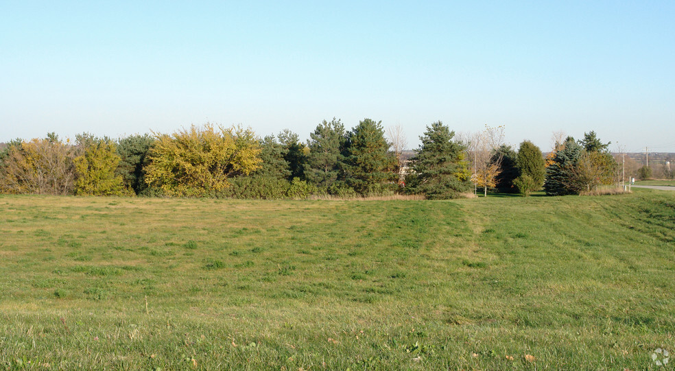 Corporate Cir, East Troy, WI à vendre - Photo de l’immeuble – Image 1 sur 3