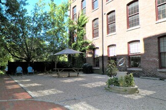 Plus de détails pour 163 Exchange St, Pawtucket, RI - Local d'activités à louer