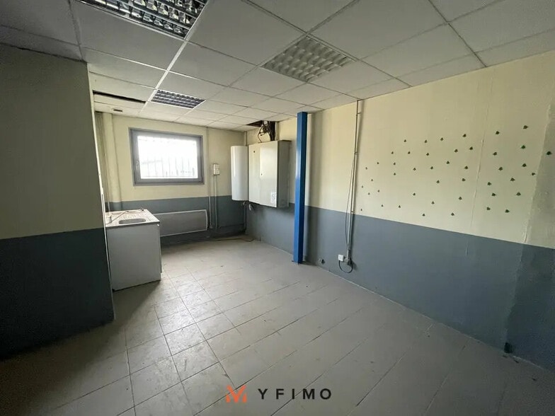 Local d’activités dans Gargenville à louer - Photo intérieure – Image 3 sur 6