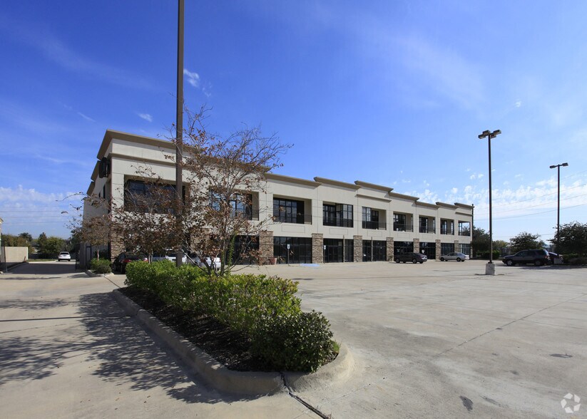 7850 Parkwood Circle Dr, Houston, TX à vendre - Photo de l’immeuble – Image 2 sur 15