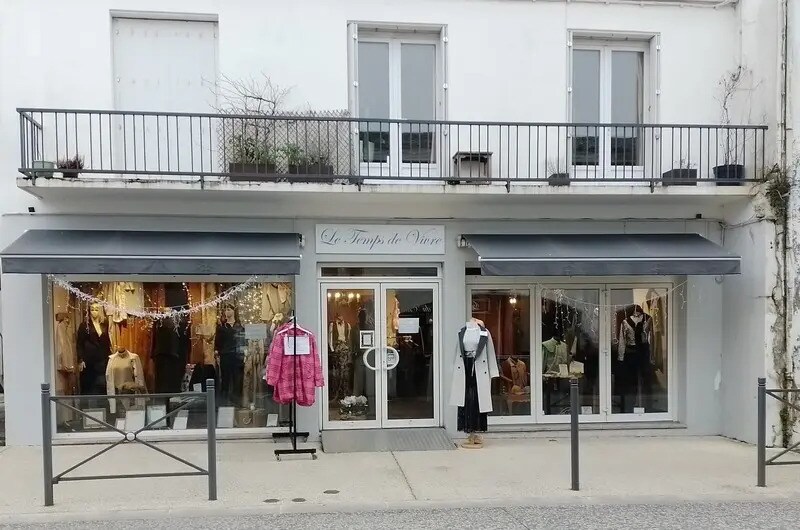 Local commercial dans SAINT-PIERRE-D'OLERON à louer - Photo de l’immeuble – Image 1 sur 6