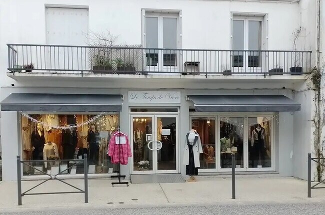 Plus de détails pour Local commercial à louer