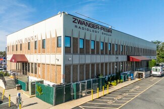 Plus de détails pour 150 E Sunrise Hwy, Lindenhurst, NY - Bureau à louer