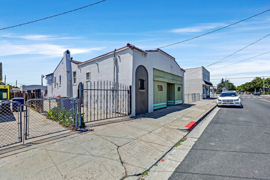 1755 Washington Ave, San Leandro, CA à vendre - Photo de l’immeuble – Image 2 sur 45