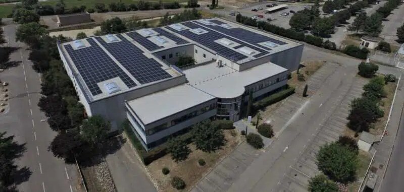 Local d’activités dans Rousset à louer - Photo de l’immeuble – Image 1 sur 8