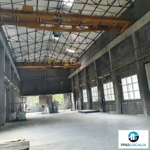 Local d’activités dans Voiron à louer - Photo intérieure – Image 2 sur 3