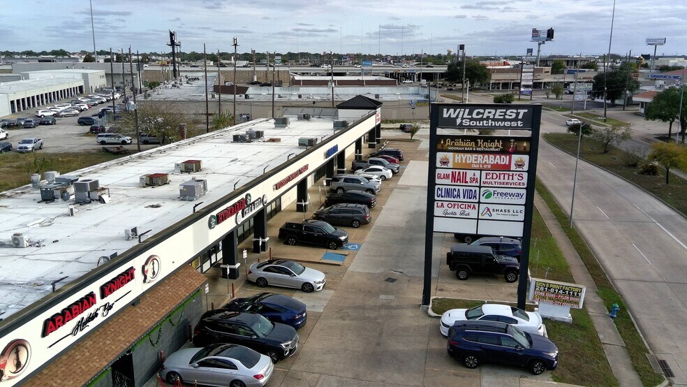 11555 S Wilcrest Dr, Houston, TX à louer - Photo principale – Image 1 sur 8