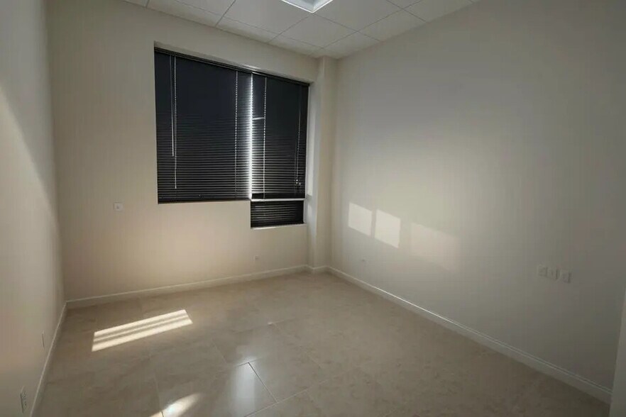 Bureau dans Drumettaz-Clarafond à louer - Photo de l’immeuble – Image 2 sur 5