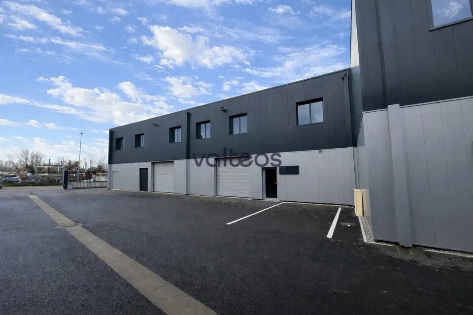 Local d’activités dans Cugnaux à louer Photo de l’immeuble– Image 1 sur 7