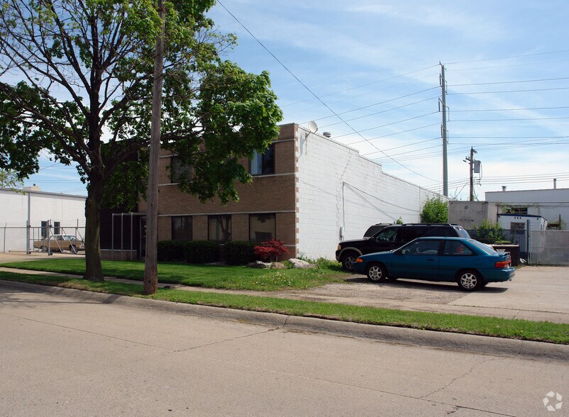 23424 Amber Ave, Warren, MI à vendre - Photo de l’immeuble – Image 2 sur 2