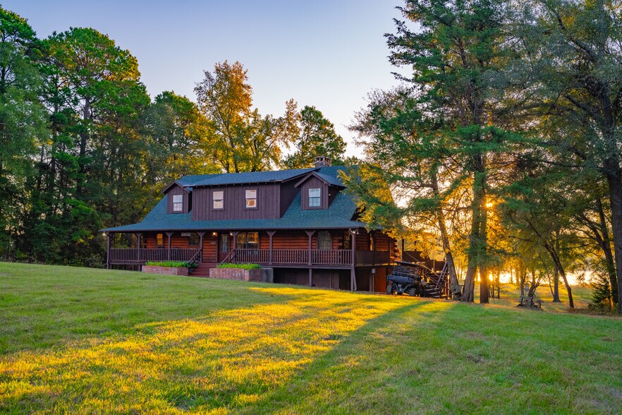 391 Farm to Market 1519, Scroggins, TX à vendre - Photo principale – Image 1 sur 72