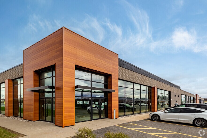 1078-1138 Boul Marie-Victorin, Longueuil, QC à louer - Photo de l’immeuble – Image 2 sur 5