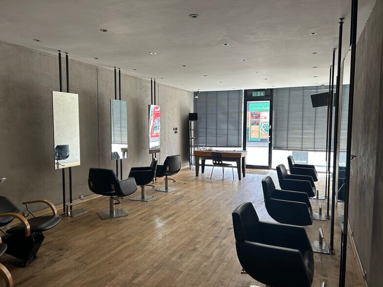 107 High St, Croydon à louer - Photo de l’immeuble – Image 2 sur 3
