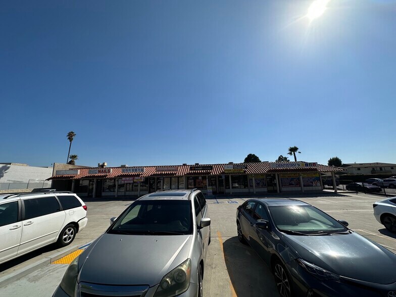 3050 W Lincoln Ave, Anaheim, CA à louer - Photo de l’immeuble – Image 3 sur 7