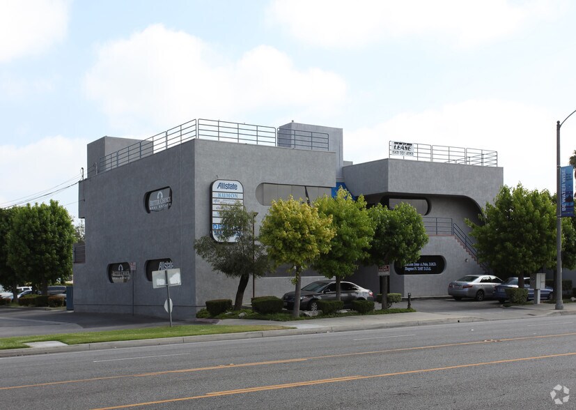 5445 Del Amo Blvd, Lakewood, CA à louer - Photo principale – Image 1 sur 5