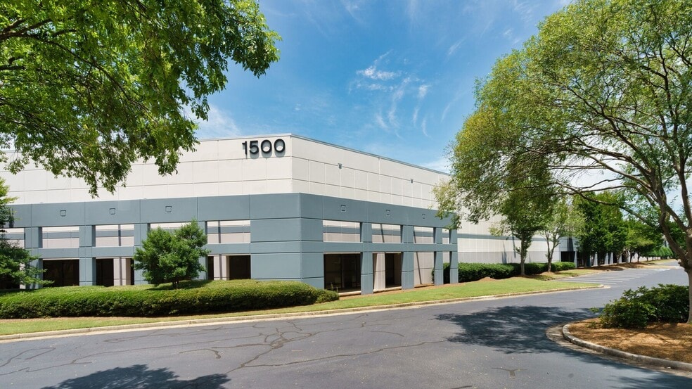 1500 Southpoint Dr, Forest Park, GA à louer - Photo de l’immeuble – Image 2 sur 5