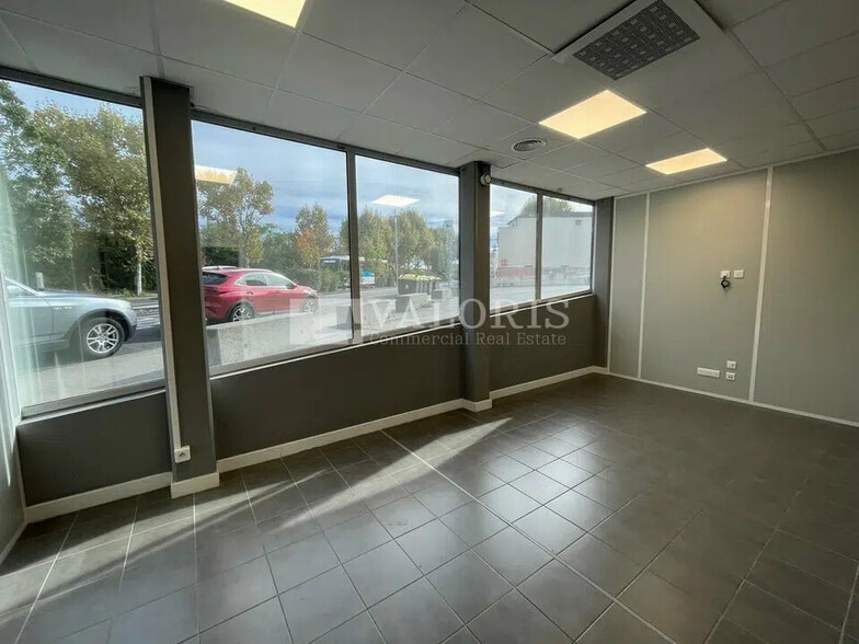 504 Boulevard Louis Blanc, Villefranche-sur-Saône à louer - Photo de l’immeuble – Image 3 sur 8