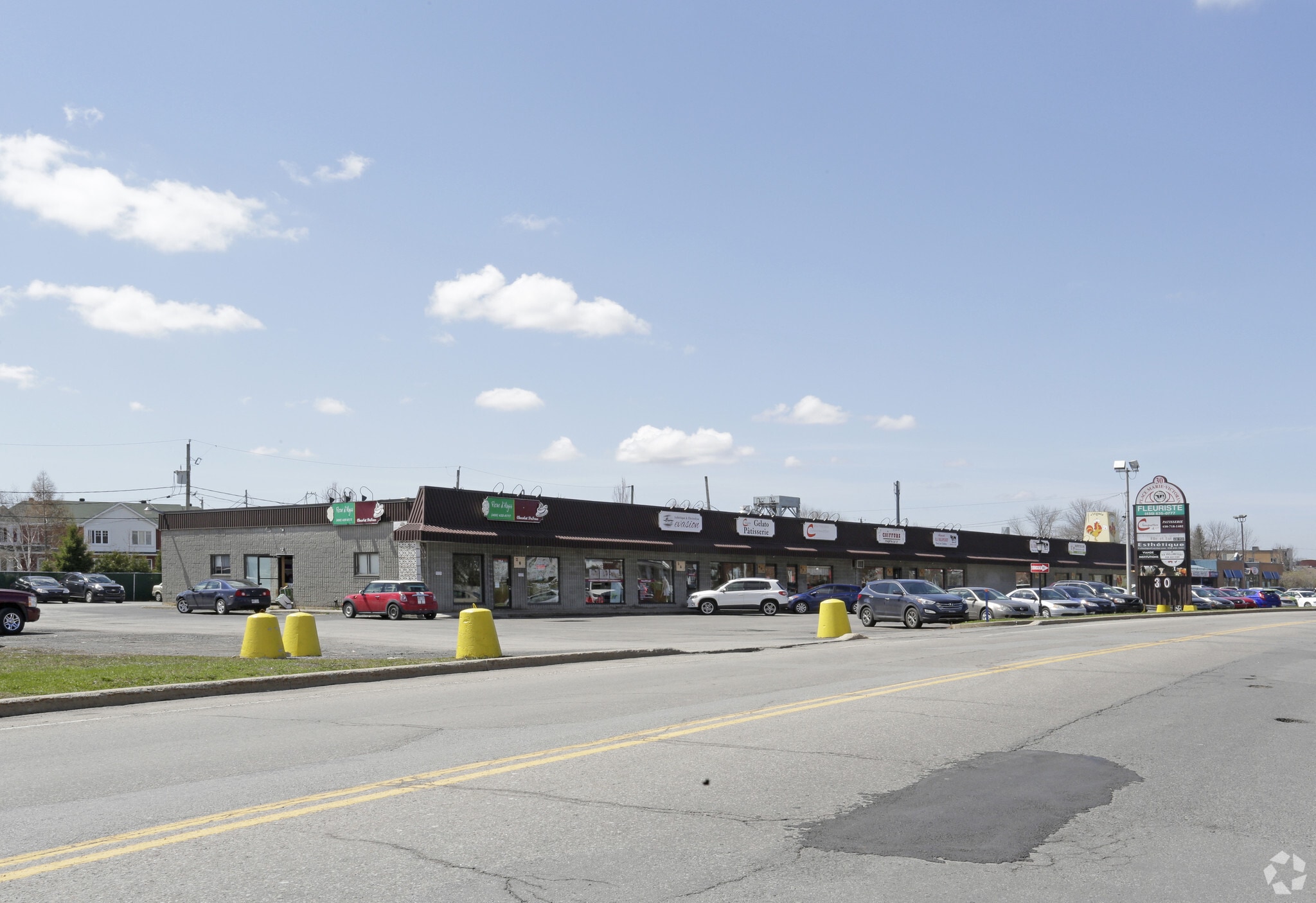 26-32 Boul Marie-Victorin, Delson, QC à louer Photo principale– Image 1 sur 3