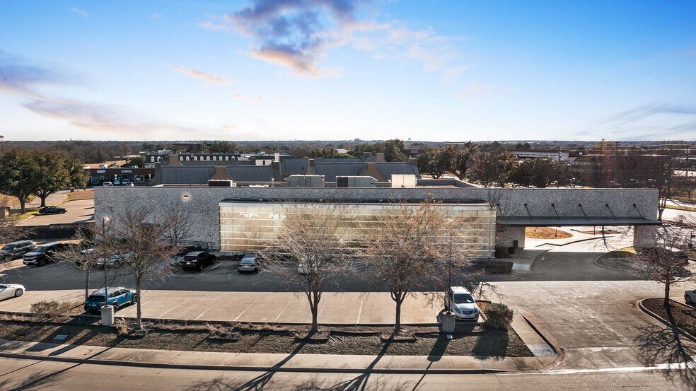 1750 N Hampton Rd, DeSoto, TX à vendre - Photo de l’immeuble – Image 3 sur 4