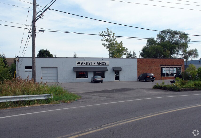 5780 Celi Dr, East Syracuse, NY à vendre - Photo principale – Image 2 sur 17